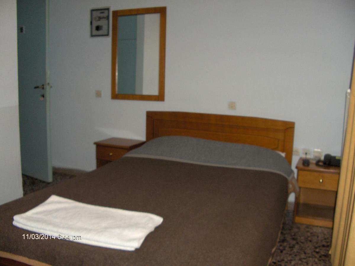 Savvas Hotel Agios Thomas  Exterior foto